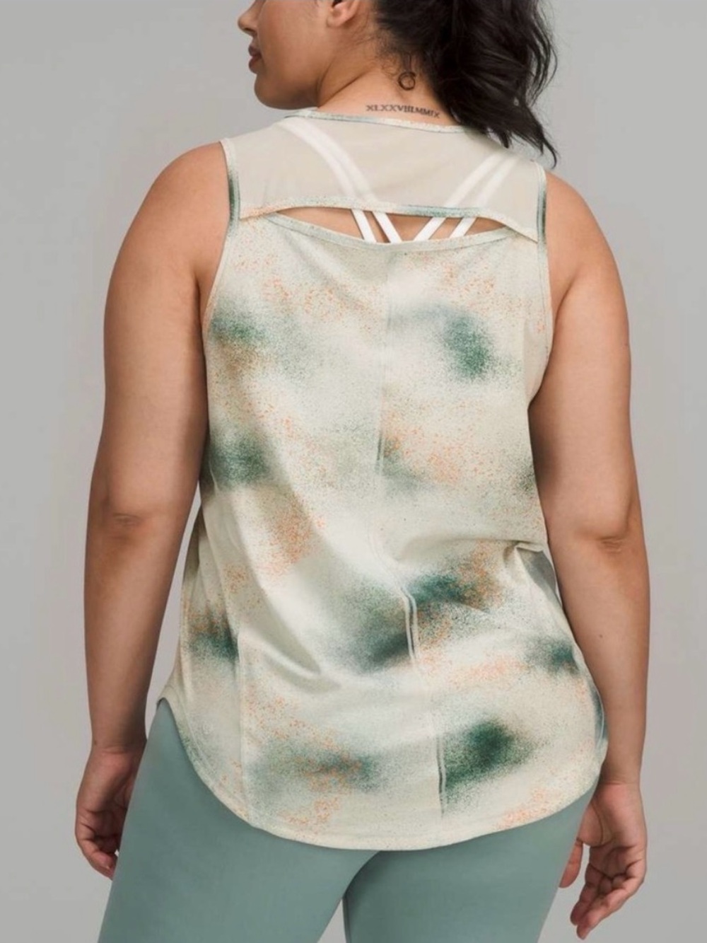 lululemon Sculpt Tank  Sleeveless Athletic Top  in White with Teal & Peach Spray